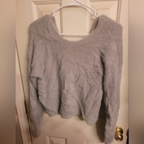 Hollister reversible knot sweater size medium - Picture 2 of 4
